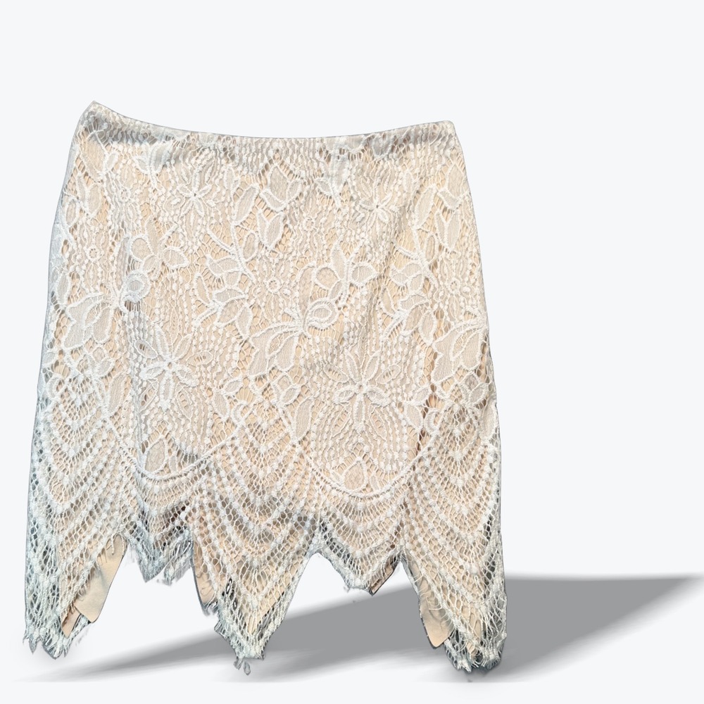 DO+BE White Floral Lace Handkerchief Hem Mini Skirt Small Boho Bridal Zipper